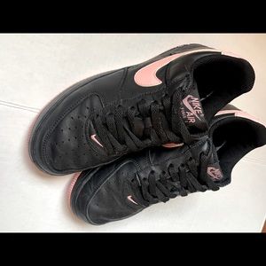 Rare vintage leather Air Force one black and pink